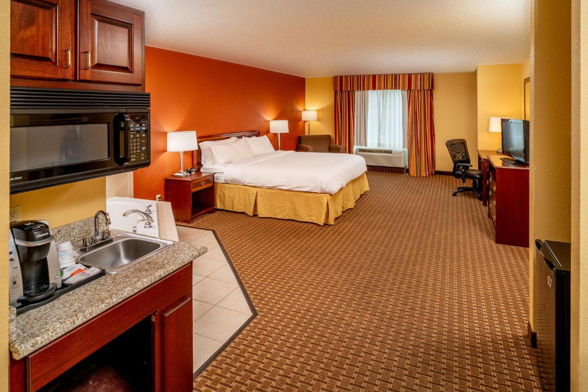 Holiday Inn Express And Suites Hazard By Ihg Экстерьер фото