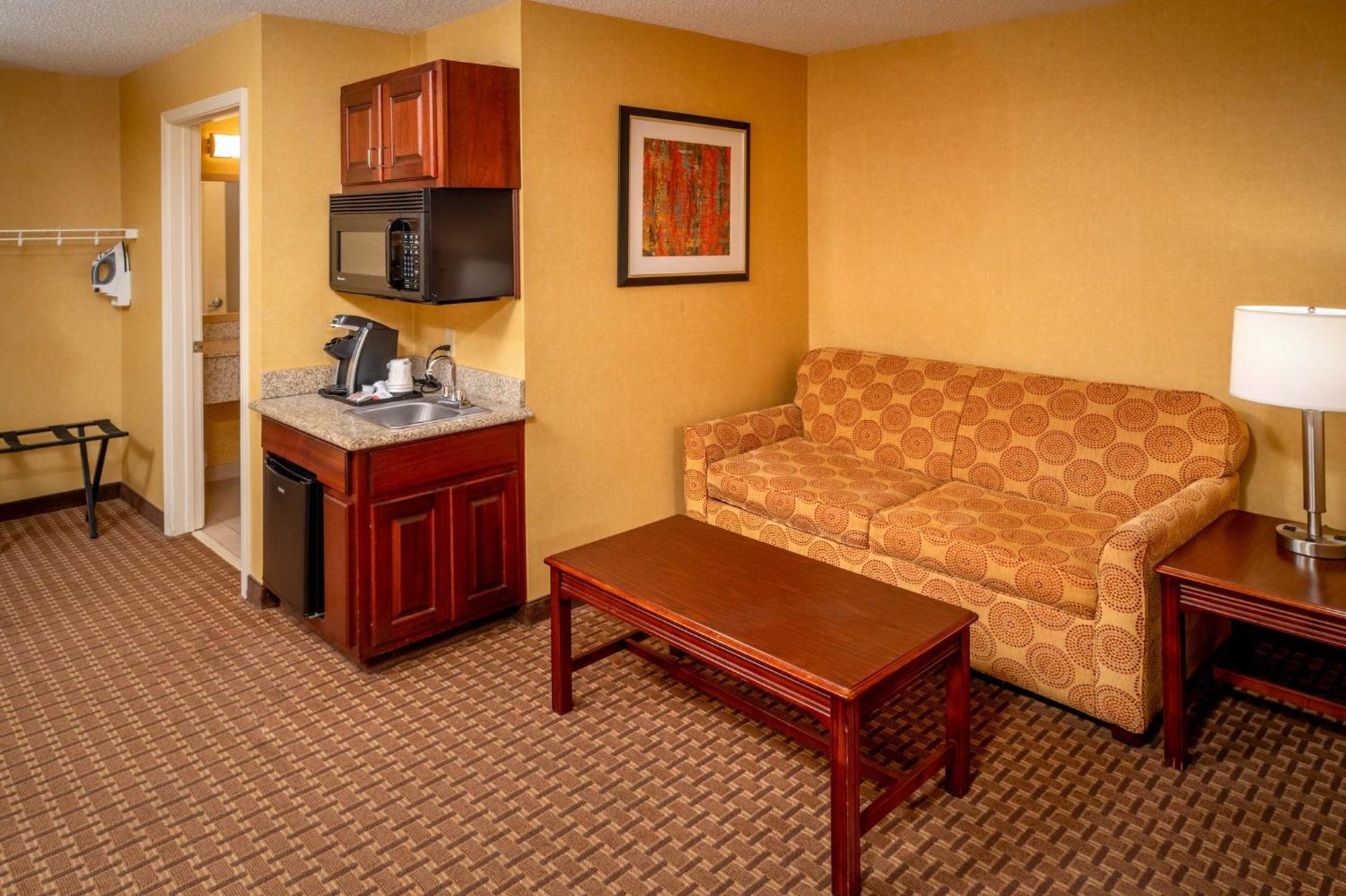 Holiday Inn Express And Suites Hazard By Ihg Экстерьер фото