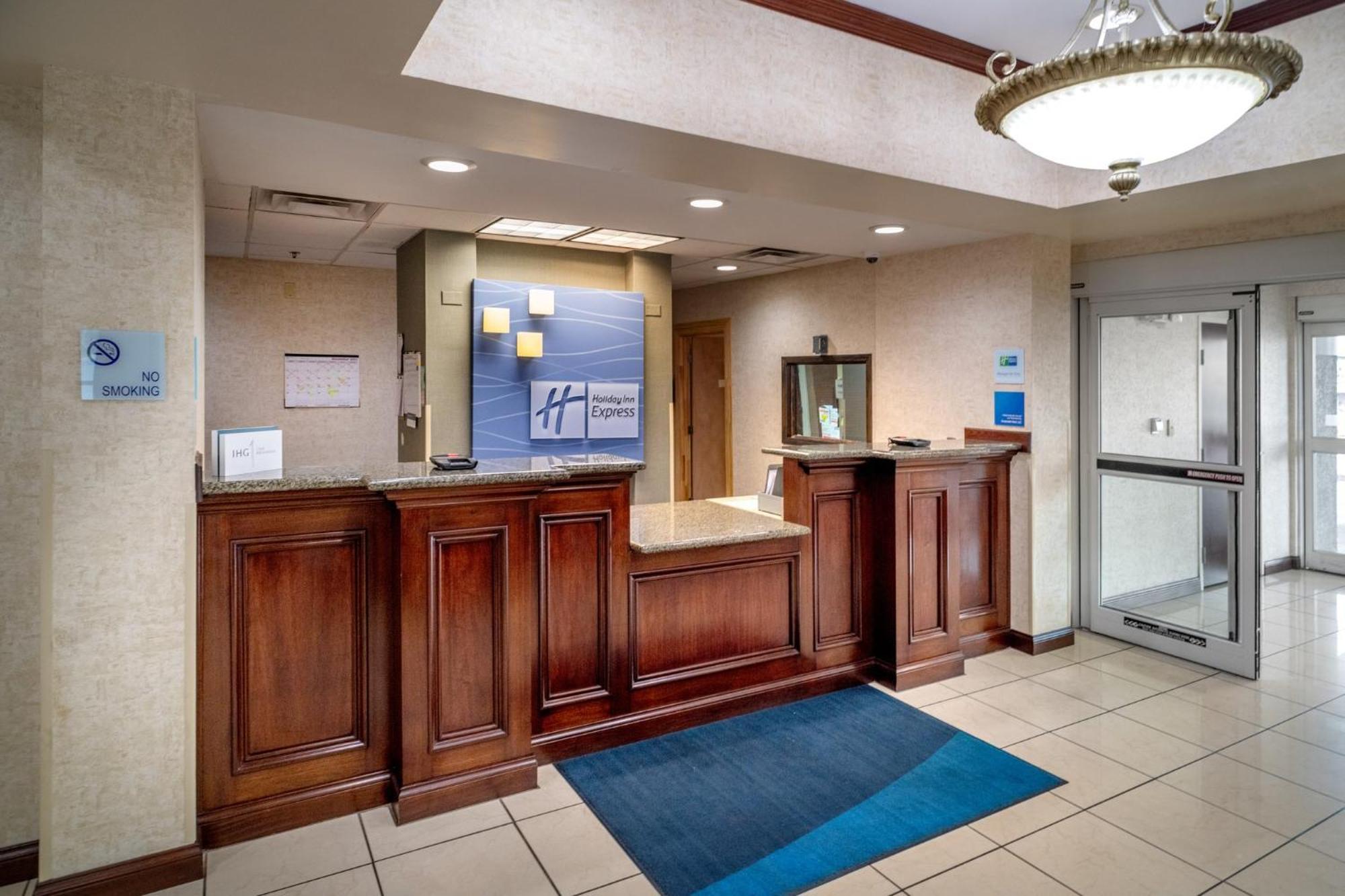 Holiday Inn Express And Suites Hazard By Ihg Экстерьер фото