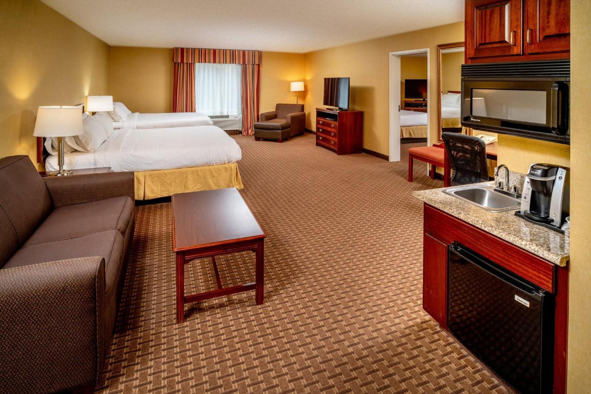 Holiday Inn Express And Suites Hazard By Ihg Экстерьер фото