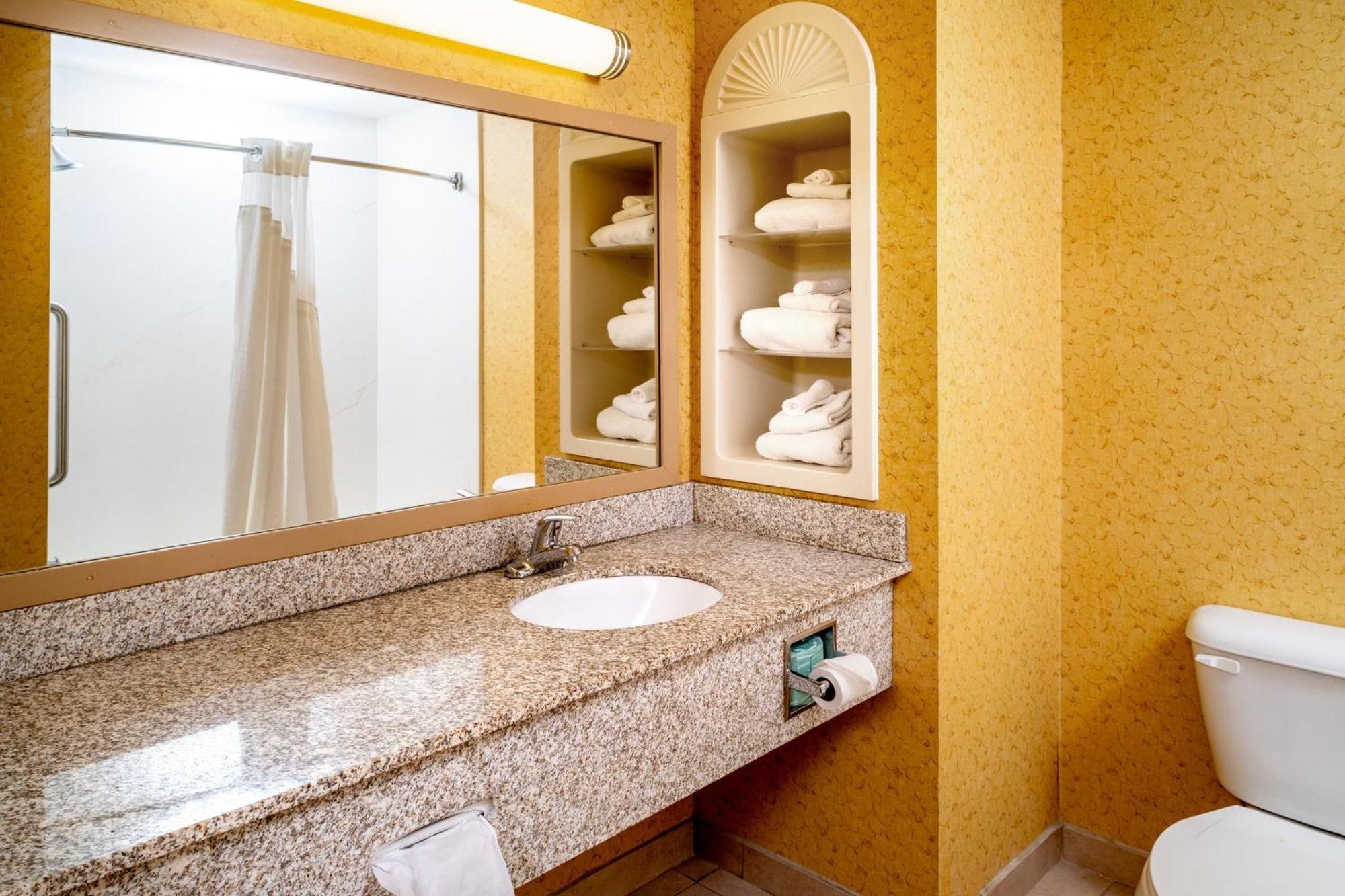 Holiday Inn Express And Suites Hazard By Ihg Экстерьер фото