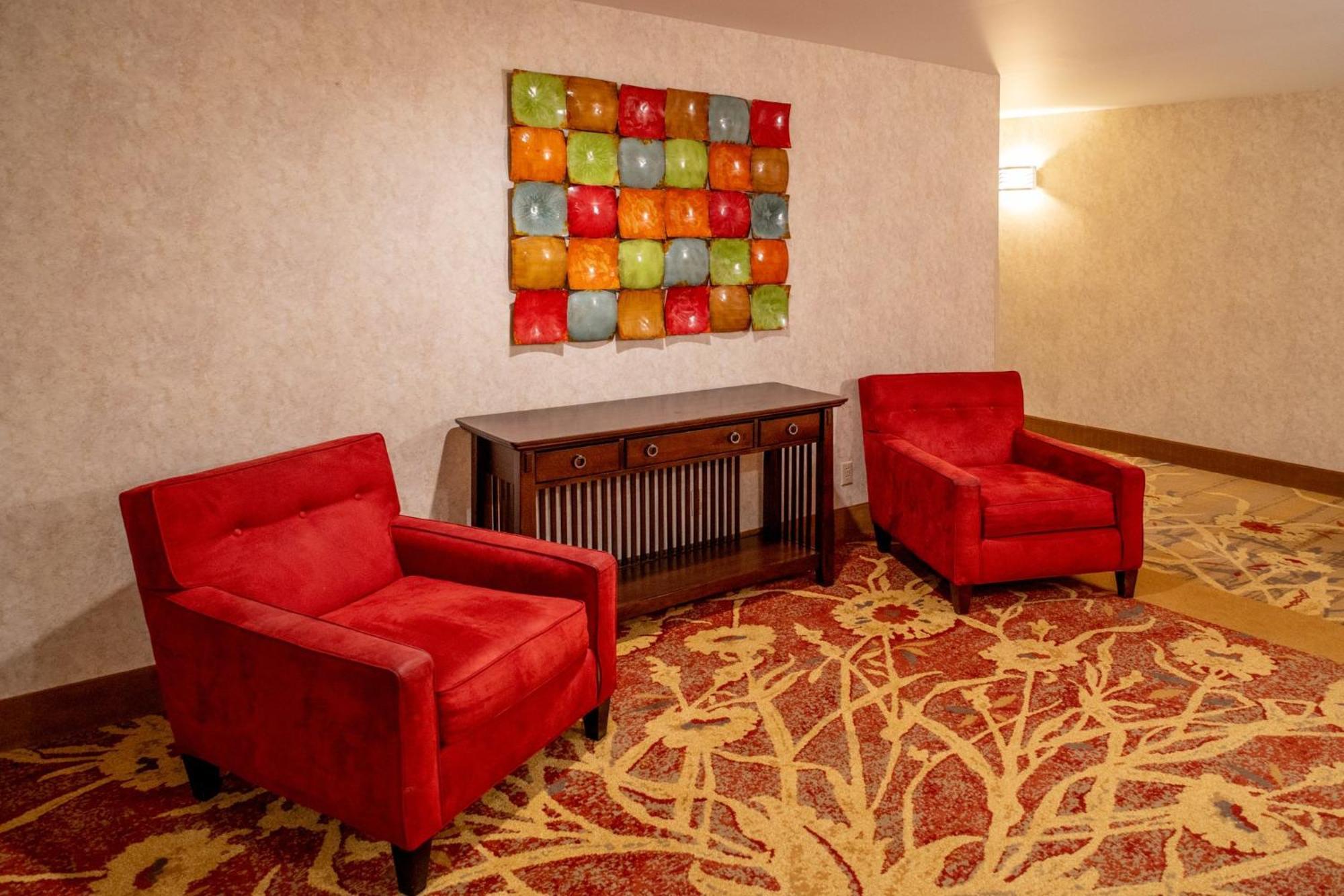 Holiday Inn Express And Suites Hazard By Ihg Экстерьер фото