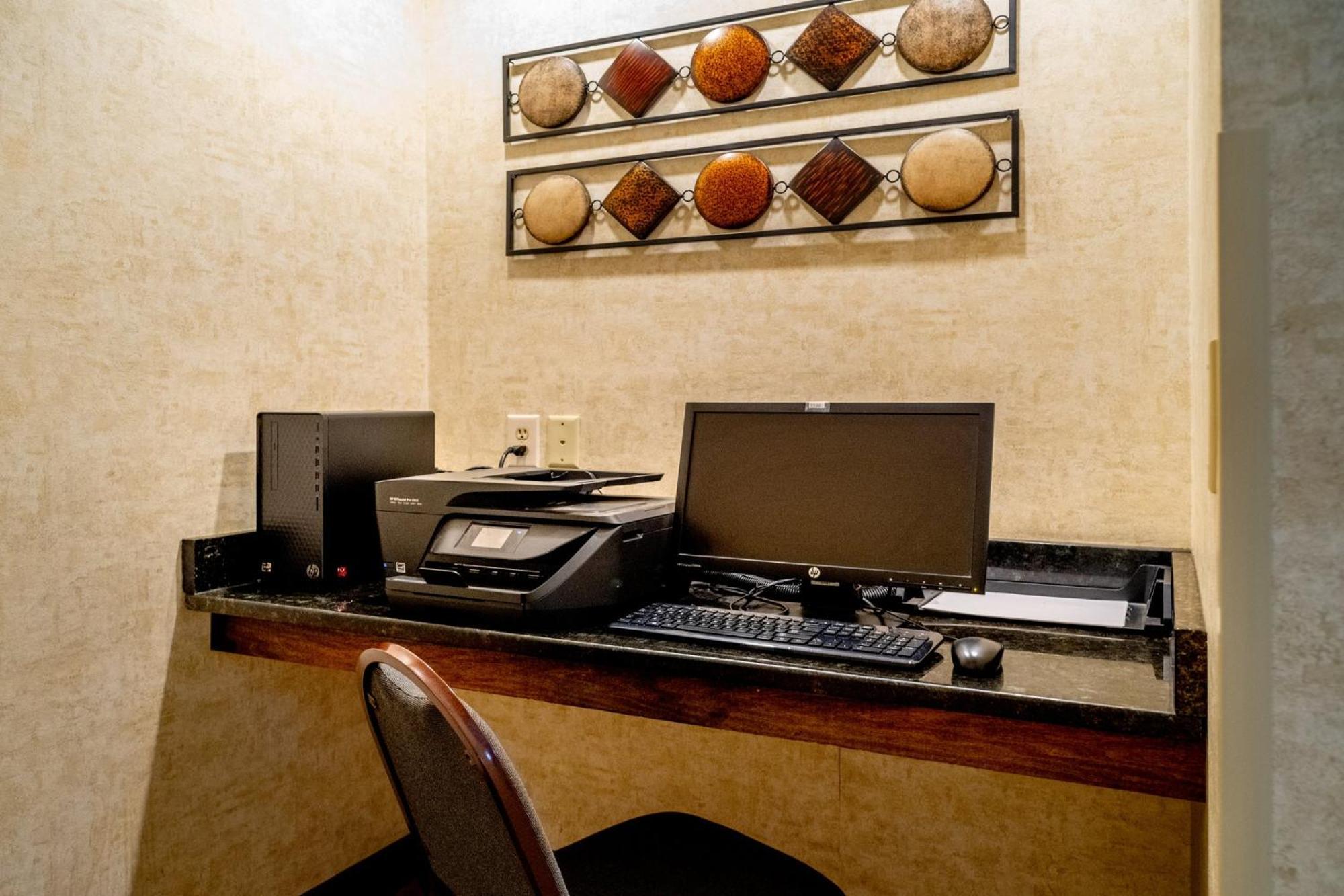 Holiday Inn Express And Suites Hazard By Ihg Экстерьер фото