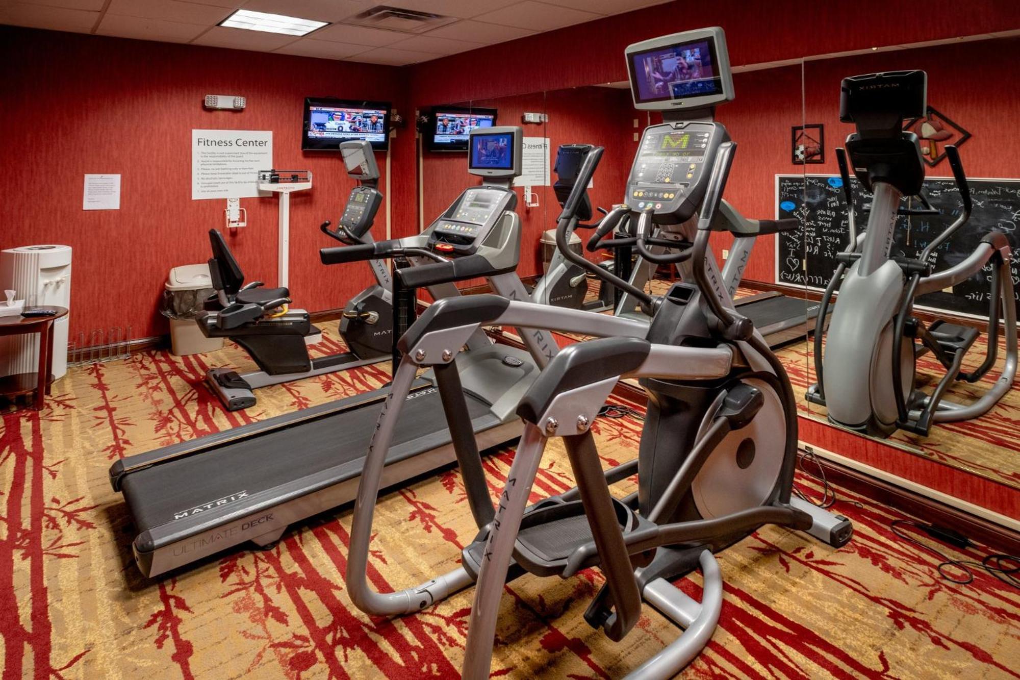 Holiday Inn Express And Suites Hazard By Ihg Экстерьер фото