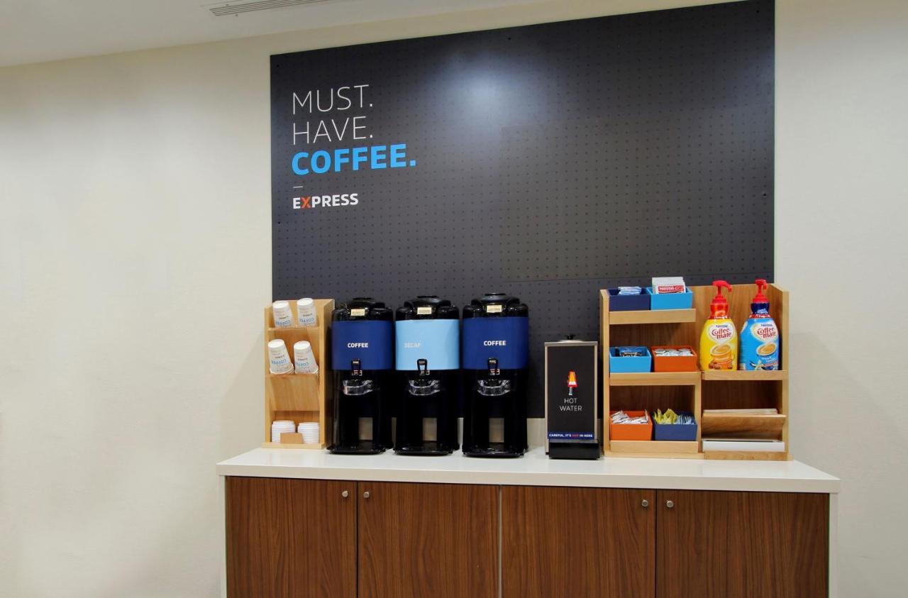 Holiday Inn Express And Suites Hazard By Ihg Экстерьер фото